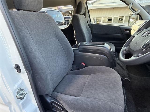 ハイエースワゴン グランドキャビン 4WD 社外7インチナビ・Bluetooth バックカメラ 左パワースライドドア クリアランスソナー ドラレコ ステアリングスイッチ 電動格納ミラー スマートキー スペアタイヤ(33枚目)