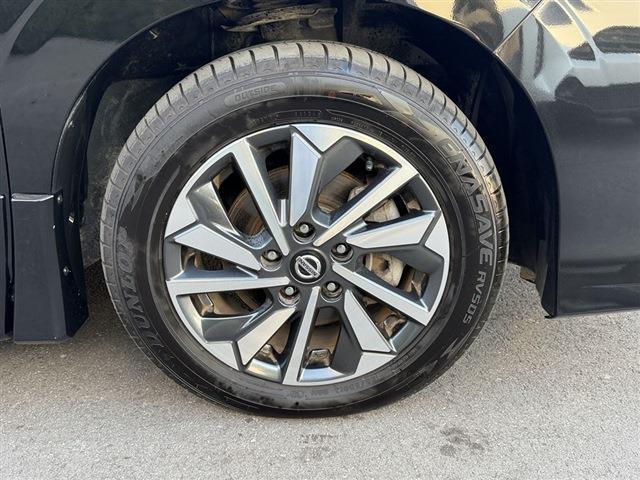 セレナ ハイウェイスターＶ　純正７インチナビ　ＴＶ　ＣＤ　Ｂｌｕｅｔｏｏｔｈ　全周囲カメラ　両側パワースライドドア　ＬＥＤヘッドライト　ＬＥＤフォグ　ＥＴＣ　純正１６インチＡＷ　クリアランスソナー　ステアリングスイッチ（14枚目）