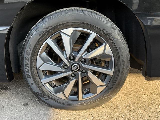 セレナ ハイウェイスターＶ　純正７インチナビ　ＴＶ　ＣＤ　Ｂｌｕｅｔｏｏｔｈ　全周囲カメラ　両側パワースライドドア　ＬＥＤヘッドライト　ＬＥＤフォグ　ＥＴＣ　純正１６インチＡＷ　クリアランスソナー　ステアリングスイッチ（16枚目）