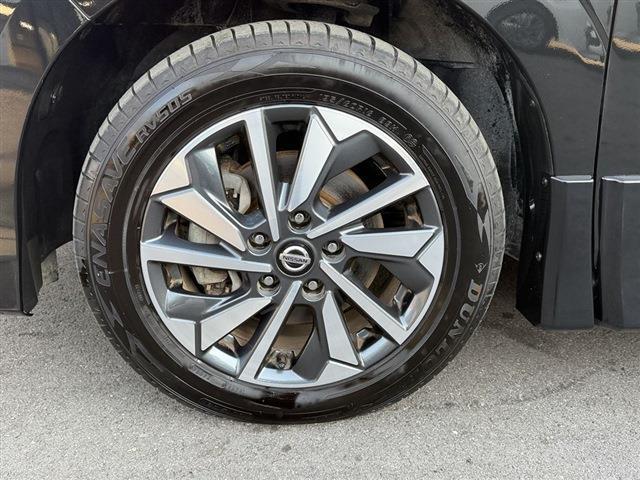 セレナ ハイウェイスターＶ　純正７インチナビ　ＴＶ　ＣＤ　Ｂｌｕｅｔｏｏｔｈ　全周囲カメラ　両側パワースライドドア　ＬＥＤヘッドライト　ＬＥＤフォグ　ＥＴＣ　純正１６インチＡＷ　クリアランスソナー　ステアリングスイッチ（17枚目）