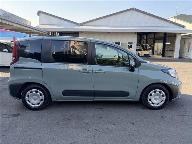 シエンタ ハイブリッドＧ　７人乗り　純正ディスプレイオーディオナビ　Ｂｌｕｅｔｏｏｔｈ　全周囲カメラ　ＥＴＣ　ＬＥＤヘッドライト　両側パワースライドドア　クリアランスソナー　ステアリングスイッチ　レーダークルーズコントロール（7枚目）