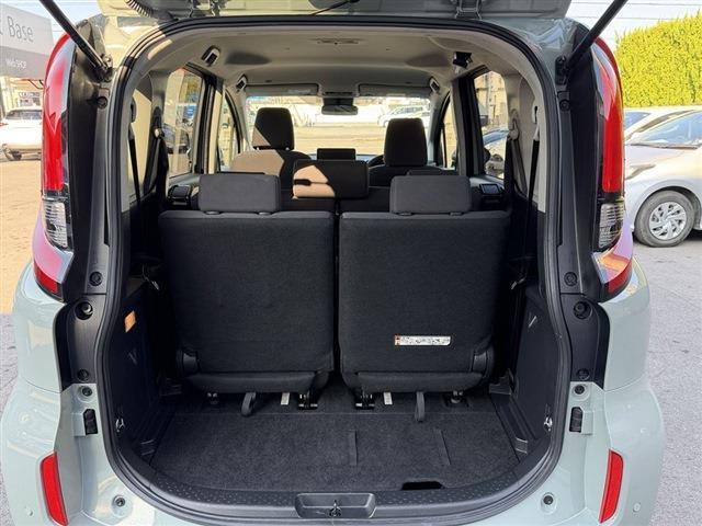 シエンタ ハイブリッドＧ　７人乗り　純正ディスプレイオーディオナビ　Ｂｌｕｅｔｏｏｔｈ　全周囲カメラ　ＥＴＣ　ＬＥＤヘッドライト　両側パワースライドドア　クリアランスソナー　ステアリングスイッチ　レーダークルーズコントロール（11枚目）