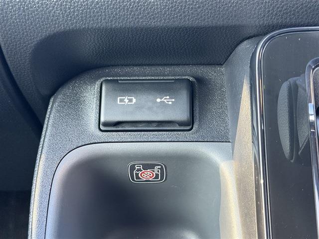 シエンタ ハイブリッドＧ　７人乗り　純正ディスプレイオーディオナビ　Ｂｌｕｅｔｏｏｔｈ　全周囲カメラ　ＥＴＣ　ＬＥＤヘッドライト　両側パワースライドドア　クリアランスソナー　ステアリングスイッチ　レーダークルーズコントロール（24枚目）