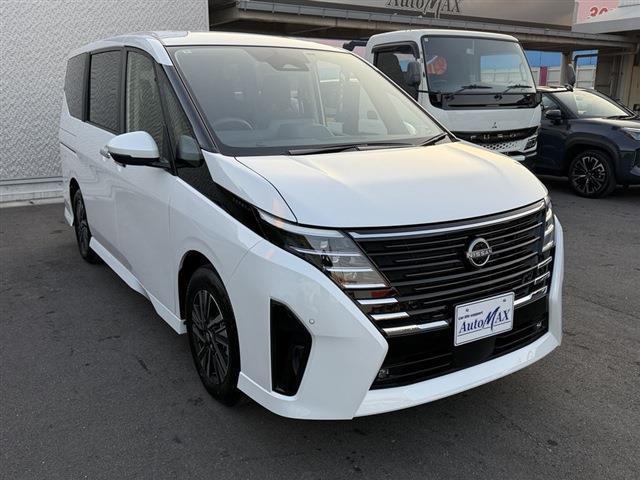 セレナ ハイウェイスターＶ　社外７インチナビ　Ｂｌｕｅｔｏｏｔｈ　バックカメラ　両側パワースライドドア　ＬＥＤヘッドライト　ＬＥＤフォグ　ドラレコ　ＥＴＣ　クリアランスソナー　ステアリングスイッチ　フロアマット　電動格納ミラー（6枚目）