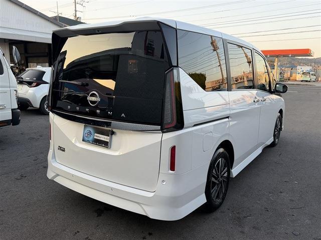 セレナ ハイウェイスターＶ　社外７インチナビ　Ｂｌｕｅｔｏｏｔｈ　バックカメラ　両側パワースライドドア　ＬＥＤヘッドライト　ＬＥＤフォグ　ドラレコ　ＥＴＣ　クリアランスソナー　ステアリングスイッチ　フロアマット　電動格納ミラー（8枚目）