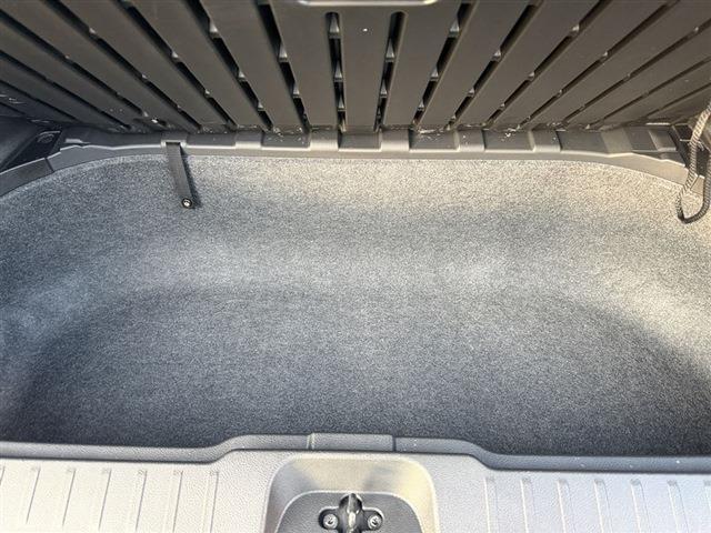 セレナ ハイウェイスターＶ　社外７インチナビ　Ｂｌｕｅｔｏｏｔｈ　バックカメラ　両側パワースライドドア　ＬＥＤヘッドライト　ＬＥＤフォグ　ドラレコ　ＥＴＣ　クリアランスソナー　ステアリングスイッチ　フロアマット　電動格納ミラー（12枚目）