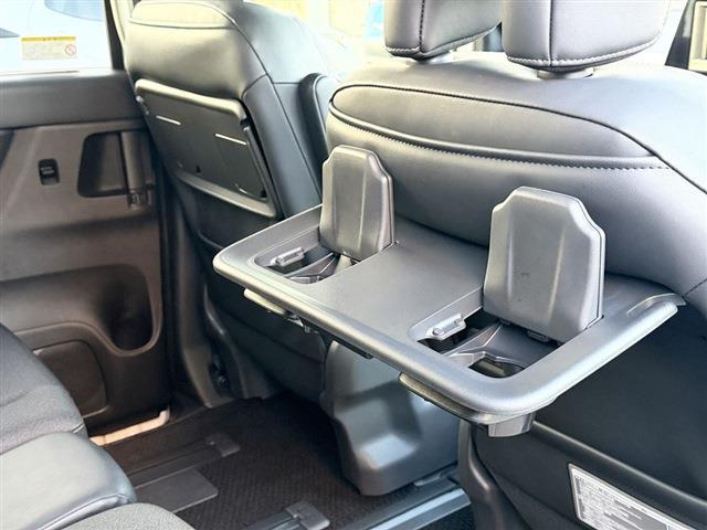 セレナ ハイウェイスターＶ　社外７インチナビ　Ｂｌｕｅｔｏｏｔｈ　バックカメラ　両側パワースライドドア　ＬＥＤヘッドライト　ＬＥＤフォグ　ドラレコ　ＥＴＣ　クリアランスソナー　ステアリングスイッチ　フロアマット　電動格納ミラー（22枚目）