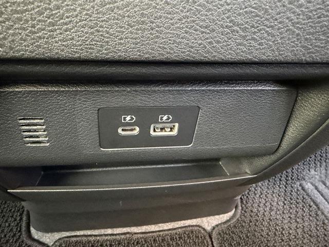 セレナ ハイウェイスターＶ　社外７インチナビ　Ｂｌｕｅｔｏｏｔｈ　バックカメラ　両側パワースライドドア　ＬＥＤヘッドライト　ＬＥＤフォグ　ドラレコ　ＥＴＣ　クリアランスソナー　ステアリングスイッチ　フロアマット　電動格納ミラー（26枚目）