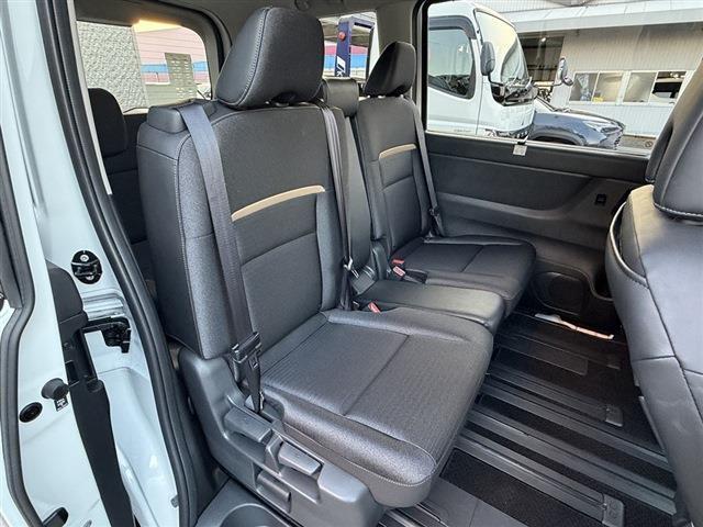 セレナ ハイウェイスターＶ　社外７インチナビ　Ｂｌｕｅｔｏｏｔｈ　バックカメラ　両側パワースライドドア　ＬＥＤヘッドライト　ＬＥＤフォグ　ドラレコ　ＥＴＣ　クリアランスソナー　ステアリングスイッチ　フロアマット　電動格納ミラー（35枚目）