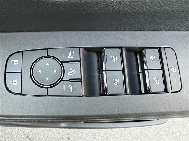 セレナ ハイウェイスターＶ　社外７インチナビ　Ｂｌｕｅｔｏｏｔｈ　バックカメラ　両側パワースライドドア　ＬＥＤヘッドライト　ＬＥＤフォグ　ドラレコ　ＥＴＣ　クリアランスソナー　ステアリングスイッチ　フロアマット　電動格納ミラー（38枚目）