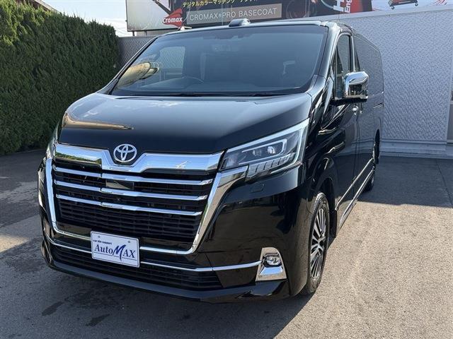 グランエース プレミアム　純正ディスプレイオーディオナビ・Ｂｌｕｅｔｏｏｔｈ　１２．１インチフリップダウンモニター　全周囲カメラ　両側パワースライドドア　黒レザーシート　シートヒーター　サイドステップ　デジタルインナーミラー（4枚目）