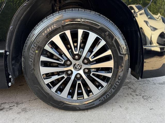 グランエース プレミアム　純正ディスプレイオーディオナビ・Ｂｌｕｅｔｏｏｔｈ　１２．１インチフリップダウンモニター　全周囲カメラ　両側パワースライドドア　黒レザーシート　シートヒーター　サイドステップ　デジタルインナーミラー（14枚目）