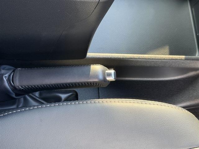 グランエース プレミアム　純正ディスプレイオーディオナビ・Ｂｌｕｅｔｏｏｔｈ　１２．１インチフリップダウンモニター　全周囲カメラ　両側パワースライドドア　黒レザーシート　シートヒーター　サイドステップ　デジタルインナーミラー（47枚目）