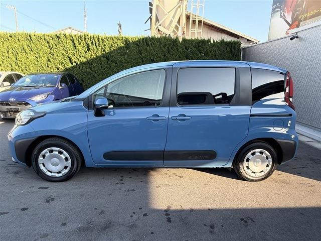 シエンタ ハイブリッドG 7人乗り 純正ディスプレイオーディオナビ Bluetooth 全周囲カメラ ETC LEDヘッドライト 両側パワースライドドア クリアランスソナー ステアリングスイッチ レーダークルーズコントロール(3枚目)