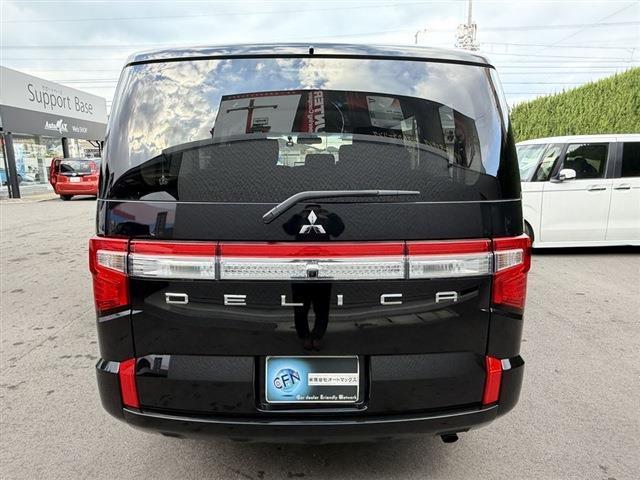 デリカD:5 P 8人乗り 全周囲カメラ 両側パワースライドドア パワーシート シートヒーター LEDヘッドライト LEDフォグ パワーバックドア ステアリングスイッチ ステアリングヒーター フロアマット スペアキー(8枚目)