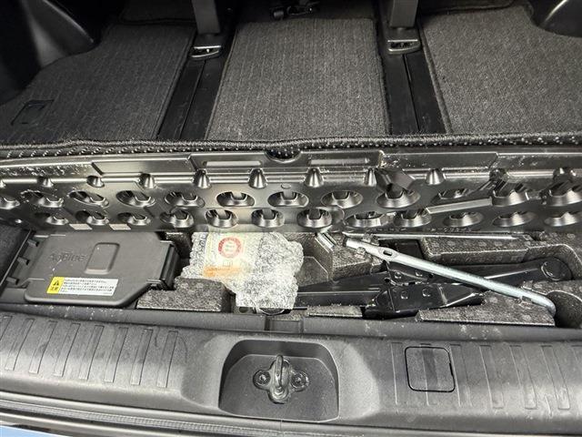 デリカD:5 P 8人乗り 全周囲カメラ 両側パワースライドドア パワーシート シートヒーター LEDヘッドライト LEDフォグ パワーバックドア ステアリングスイッチ ステアリングヒーター フロアマット スペアキー(13枚目)