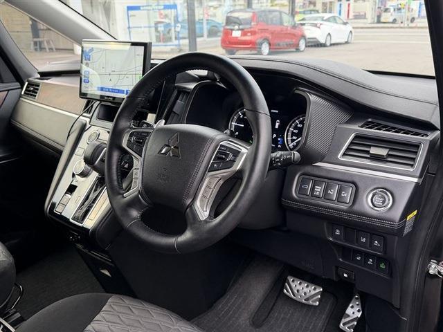 デリカD:5 P 8人乗り 全周囲カメラ 両側パワースライドドア パワーシート シートヒーター LEDヘッドライト LEDフォグ パワーバックドア ステアリングスイッチ ステアリングヒーター フロアマット スペアキー(15枚目)