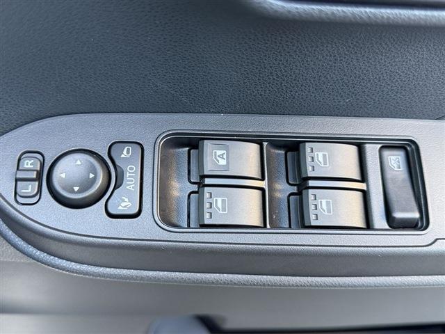 タント カスタムX バックカメラ 両側パワースライドドア LEDヘッドライト LEDフォグ デイライト シートヒーター 純正14インチAW クリアランスソナー ステアリングスイッチ フロアマット 電動格納ミラー(27枚目)