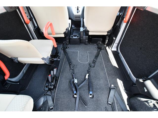 ＮＶ２００バネットバン 　車いすスロープ　車いす２名固定　乗車定員６名（車いす２名＋４名）（8枚目）