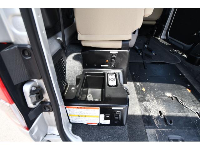 ＮＶ２００バネットバン 　車いすスロープ　車いす２名固定　乗車定員６名（車いす２名＋４名）（22枚目）
