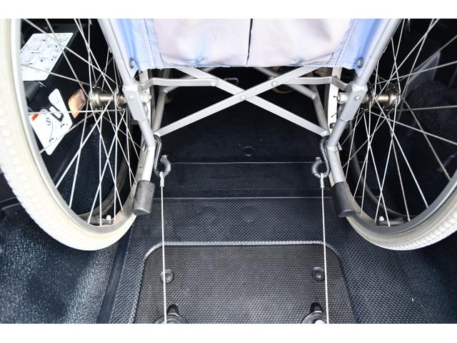 シエンタ 　ウェルキャブスローパー　福祉車両　介護車両　トヨタセーフティセンス（先進安全装置）　純正メモリーナビ　アラウンドビューモニター（13枚目）