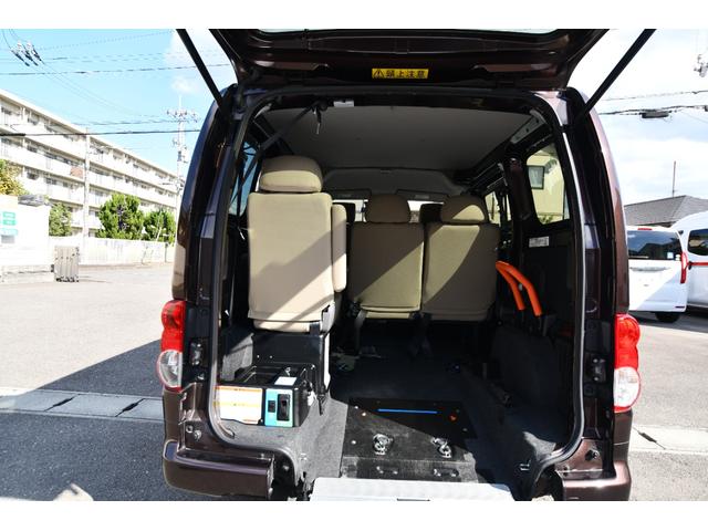 ＮＶ２００バネットバン 　スローパー＆助手席リフトアップシート　福祉車両　介護車両　Ｐａｎａｓｏｎｉｃ製メモリーナビ　バックカメラ　乗車定員７名（車いす１名＋６名）（4枚目）