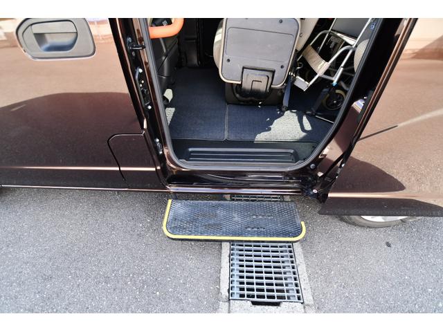 ＮＶ２００バネットバン 　スローパー＆助手席リフトアップシート　福祉車両　介護車両　Ｐａｎａｓｏｎｉｃ製メモリーナビ　バックカメラ　乗車定員７名（車いす１名＋６名）（10枚目）