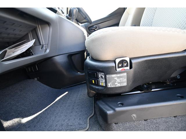 ＮＶ２００バネットバン 　スローパー＆助手席リフトアップシート　福祉車両　介護車両　Ｐａｎａｓｏｎｉｃ製メモリーナビ　バックカメラ　乗車定員７名（車いす１名＋６名）（22枚目）