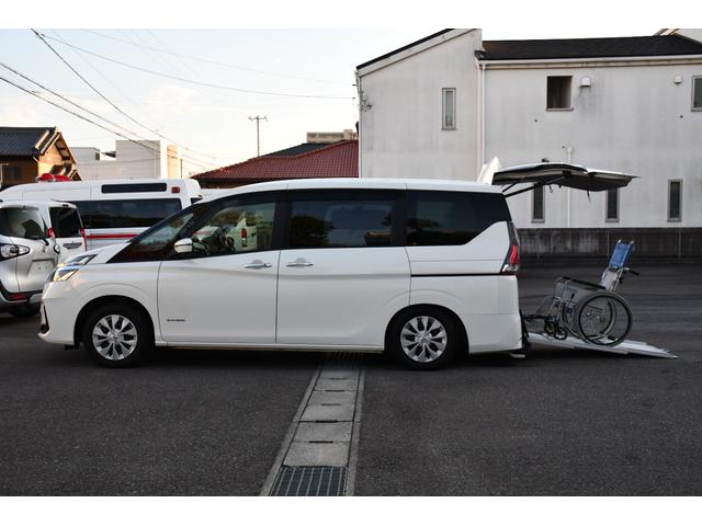 セレナ スローパー 車いす1名固定 電動ウインチ 純正メモリーナビ アラウンドビューモニター フロントカメラ 福祉車両 介護車両 シートヒーター ステアリングヒーター(3枚目)