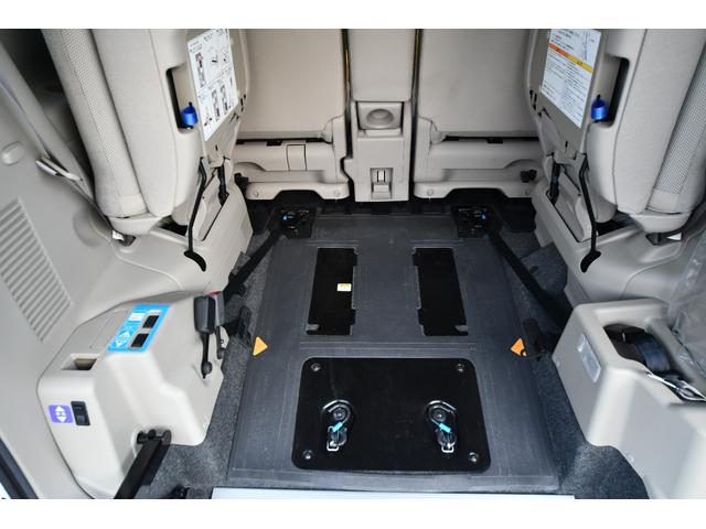 セレナ スローパー 車いす1名固定 電動ウインチ 純正メモリーナビ アラウンドビューモニター フロントカメラ 福祉車両 介護車両 シートヒーター ステアリングヒーター(6枚目)