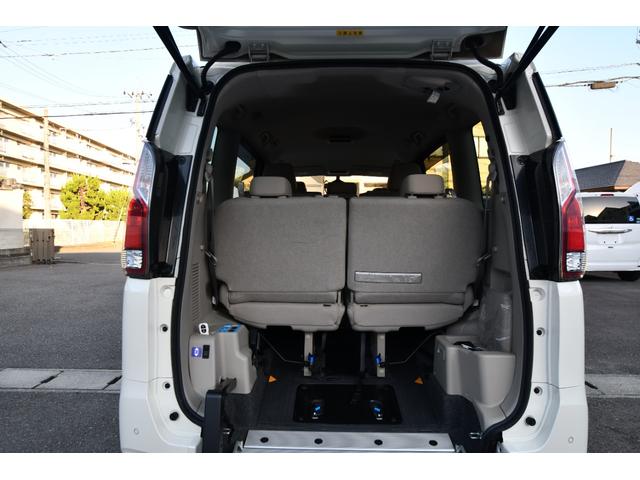 セレナ スローパー 車いす1名固定 電動ウインチ 純正メモリーナビ アラウンドビューモニター フロントカメラ 福祉車両 介護車両 シートヒーター ステアリングヒーター(14枚目)