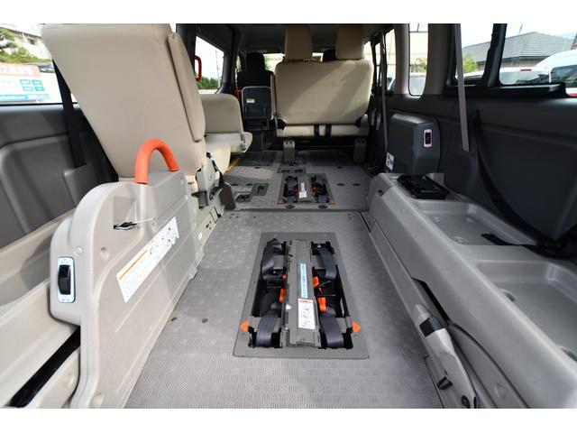 ＮＶ３５０キャラバンバン 　チェアキャブ車いす４名固定　福祉車両　介護車両　アラウンドビューモニター（7枚目）