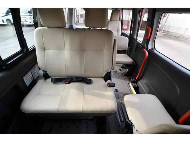 ＮＶ３５０キャラバンバン 　チェアキャブ車いす４名固定　福祉車両　介護車両　アラウンドビューモニター（11枚目）