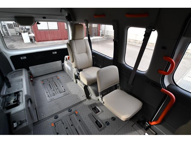 ＮＶ３５０キャラバンバン 　チェアキャブ車いす４名固定　福祉車両　介護車両　アラウンドビューモニター（12枚目）