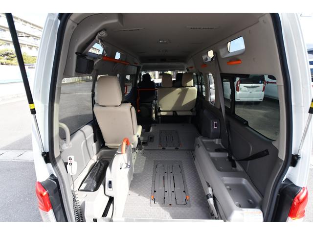 NV350キャラバンバン 車いすリフト 車いす2名固定 ストレッチャー対応 アラウンドビューモニター エマージェンシーブレーキ 介護タクシー登録(5枚目)