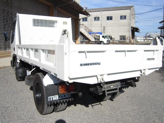 タイタントラック 　３ｔ全低床強化ダンプ（8枚目）