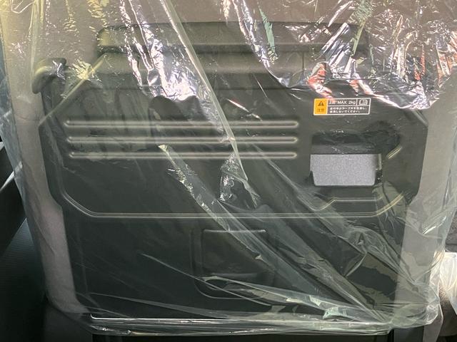 タント Ｘ　届出済未使用車　両側パワースライドドア　シートヒーター　シートバックテーブル　後席サンシェード　衝突被害軽減システム　アイドリングストップ　プッシュスタート　電子パーキング　横滑り防止装置（21枚目）