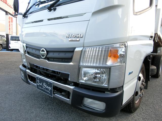 ＮＴ４５０アトラス ダンプＤＸ　☆３０００ディーゼル☆３０００ｋｇ積載☆☆３ペダルＭＴ☆ルーフラック☆中間ピン☆メッキグリル☆ナビ☆フルセグＴＶ☆ブルートゥース☆ＥＴＣ☆電格ミラー☆キーレス☆スペアキー（5枚目）