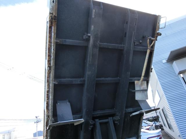 ＮＴ４５０アトラス ダンプＤＸ　☆３０００ディーゼル☆３０００ｋｇ積載☆☆３ペダルＭＴ☆ルーフラック☆中間ピン☆メッキグリル☆ナビ☆フルセグＴＶ☆ブルートゥース☆ＥＴＣ☆電格ミラー☆キーレス☆スペアキー（14枚目）