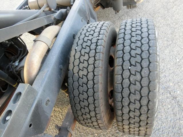 ＮＴ４５０アトラス ダンプＤＸ　☆３０００ディーゼル☆３０００ｋｇ積載☆☆３ペダルＭＴ☆ルーフラック☆中間ピン☆メッキグリル☆ナビ☆フルセグＴＶ☆ブルートゥース☆ＥＴＣ☆電格ミラー☆キーレス☆スペアキー（23枚目）