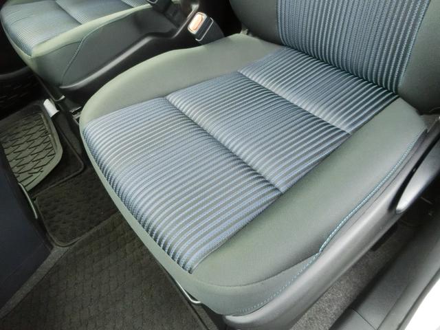 ヴォクシー ZS 煌 ☆純正9インチナビ☆フリップダウンモニター☆バックカメラ☆ETC☆本革巻ステアリング☆サンシェード☆両側パワースライドドア☆コーナーセンサー☆LEDヘッドランプ☆純正16インチアルミホイール(22枚目)