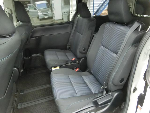 ヴォクシー ZS 煌 ☆純正9インチナビ☆フリップダウンモニター☆バックカメラ☆ETC☆本革巻ステアリング☆サンシェード☆両側パワースライドドア☆コーナーセンサー☆LEDヘッドランプ☆純正16インチアルミホイール(24枚目)