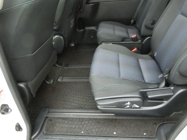 ヴォクシー ZS 煌 ☆純正9インチナビ☆フリップダウンモニター☆バックカメラ☆ETC☆本革巻ステアリング☆サンシェード☆両側パワースライドドア☆コーナーセンサー☆LEDヘッドランプ☆純正16インチアルミホイール(25枚目)