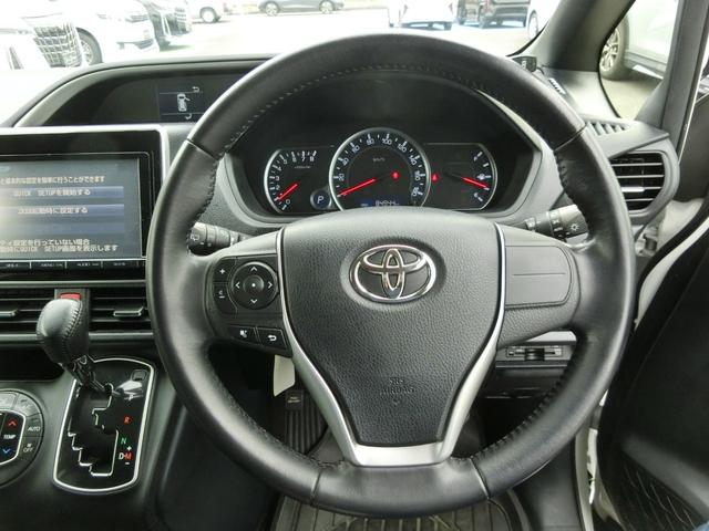 ヴォクシー ZS 煌 ☆純正9インチナビ☆フリップダウンモニター☆バックカメラ☆ETC☆本革巻ステアリング☆サンシェード☆両側パワースライドドア☆コーナーセンサー☆LEDヘッドランプ☆純正16インチアルミホイール(32枚目)