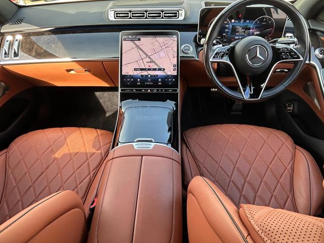 Ｓクラス Ｓ５００　４マチックロング　ＡＭＧライン　ＩＳＧ搭載モデル　４ＷＤ　パノラミックスライディングルーフ　レザーエクスクルーシブパッケージ　　ベーシックパッケージ　ＨＤＤナビ／ＤＴＶ　レーダーセーフティ　ブラウンレザーシート　禁煙車　ワンオーナー（12枚目）