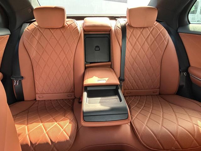 Ｓクラス Ｓ５００　４マチックロング　ＡＭＧライン　ＩＳＧ搭載モデル　４ＷＤ　パノラミックスライディングルーフ　レザーエクスクルーシブパッケージ　　ベーシックパッケージ　ＨＤＤナビ／ＤＴＶ　レーダーセーフティ　ブラウンレザーシート　禁煙車　ワンオーナー（15枚目）