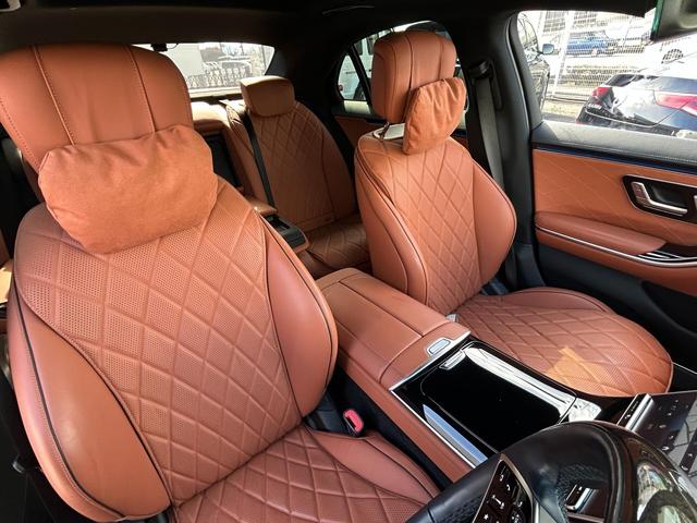 Ｓクラス Ｓ５００　４マチックロング　ＡＭＧライン　ＩＳＧ搭載モデル　４ＷＤ　パノラミックスライディングルーフ　レザーエクスクルーシブパッケージ　　ベーシックパッケージ　ＨＤＤナビ／ＤＴＶ　レーダーセーフティ　ブラウンレザーシート　禁煙車　ワンオーナー（17枚目）