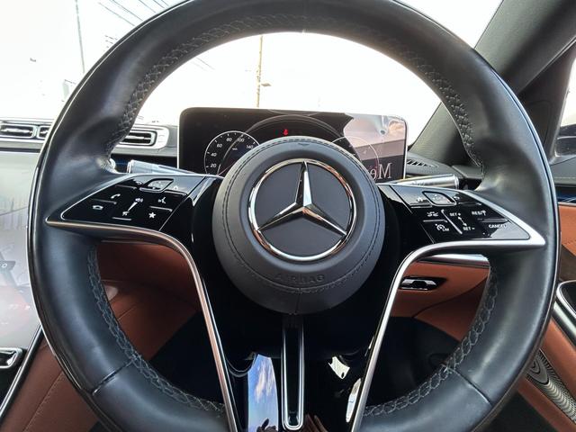 Ｓクラス Ｓ５００　４マチックロング　ＡＭＧライン　ＩＳＧ搭載モデル　４ＷＤ　パノラミックスライディングルーフ　レザーエクスクルーシブパッケージ　　ベーシックパッケージ　ＨＤＤナビ／ＤＴＶ　レーダーセーフティ　ブラウンレザーシート　禁煙車　ワンオーナー（28枚目）