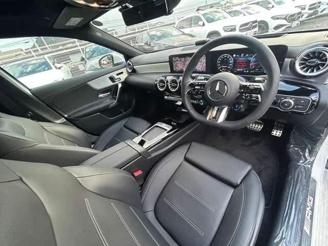 �X�e�A�����O�V�t�g�������B��𗣂����ɃV�t�g�`�F���W���o���܂��B�}�j���A�����[�h�����I�𒸂��Ƃ��A�O���b�V�u�ȑ��s���\�ƂȂ�܂��B