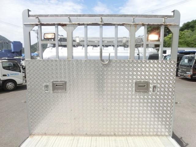 ヒノレンジャー 　平ボディ／アルミブロック／標準×６７００ボデー／６ＭＴ／床板アルミ／３．２５ｔ積／アルミ／ステンレス丸パイプ／ベット付／ステンレス燃料タンク／ステンレス蝶番／サイドマーカー／社外テール／２６０ＰＳ（35枚目）
